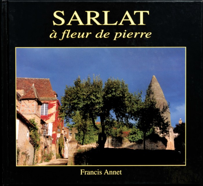 Balade intime dans les rues de Sarlat la médiévale.
1997 : Epuisé.